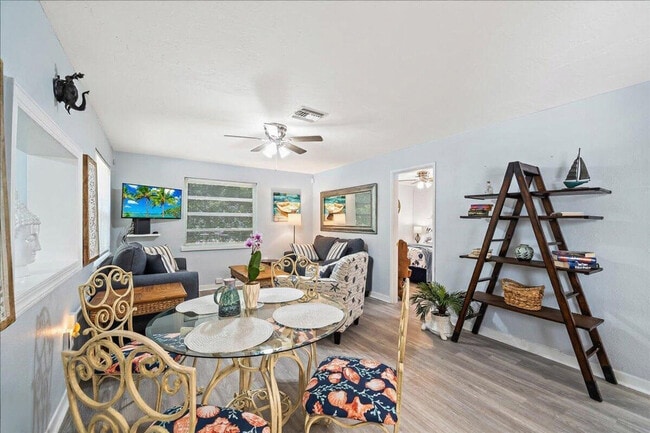 Building Photo - 140 McLeod St