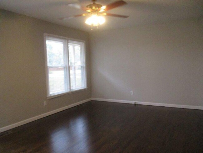 Building Photo - 6430 Waldos Beach Road~Fayetteville NC 28306