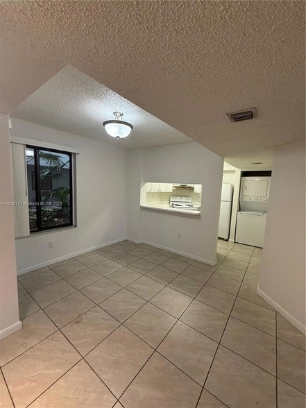 Building Photo - 8335 SW 152nd Ave