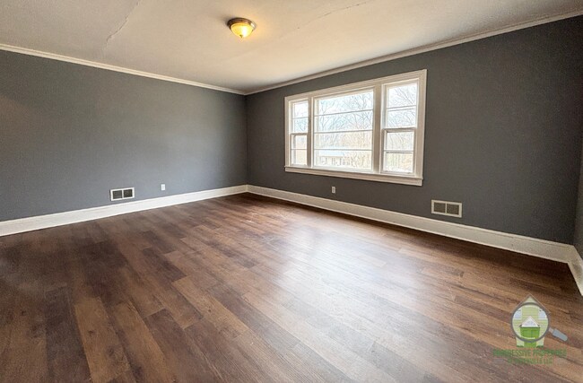 Building Photo - 122 Woodland Dr