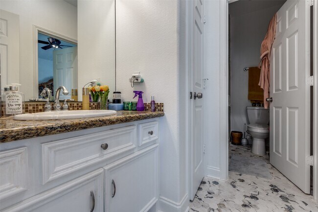 Building Photo - 8 Cypress Point Ct