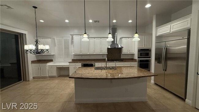 Building Photo - 2321 Martinique Ave