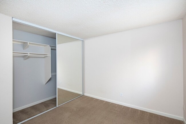 Building Photo - El Cajon 2 Bed/1 Bath in Gated Community with AC, Large Patio, and Parking