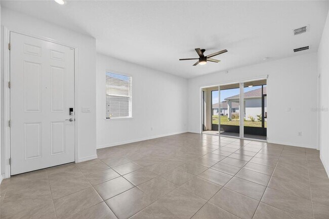 Building Photo - 2425 Bending Bonsai Dr