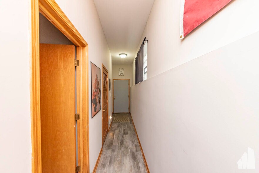 Building Photo - 1401 N Artesian Ave