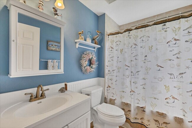 Building Photo - 15736 Lakeland Cir