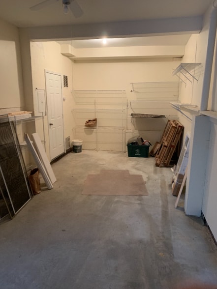 Building Photo - 107 University Ave