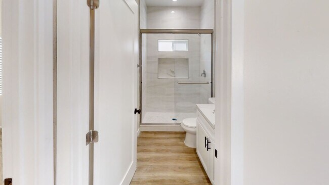 Building Photo - Newly Built (2022) 4BD/2BA