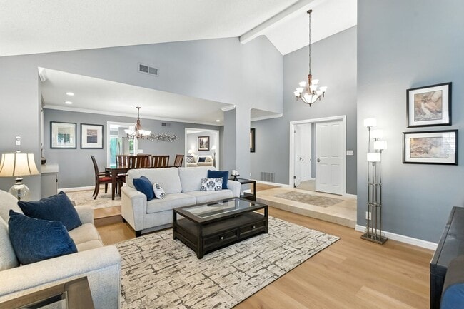 Building Photo - WILLOW GLEN - Beautifully updated with hig...