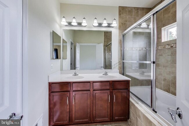 Building Photo - 2133 Little Sorrel Way