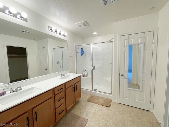 Building Photo - 692 Bamboo Bnd Pl