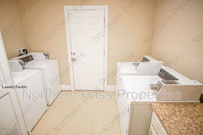 Building Photo - 8604 Lawson St