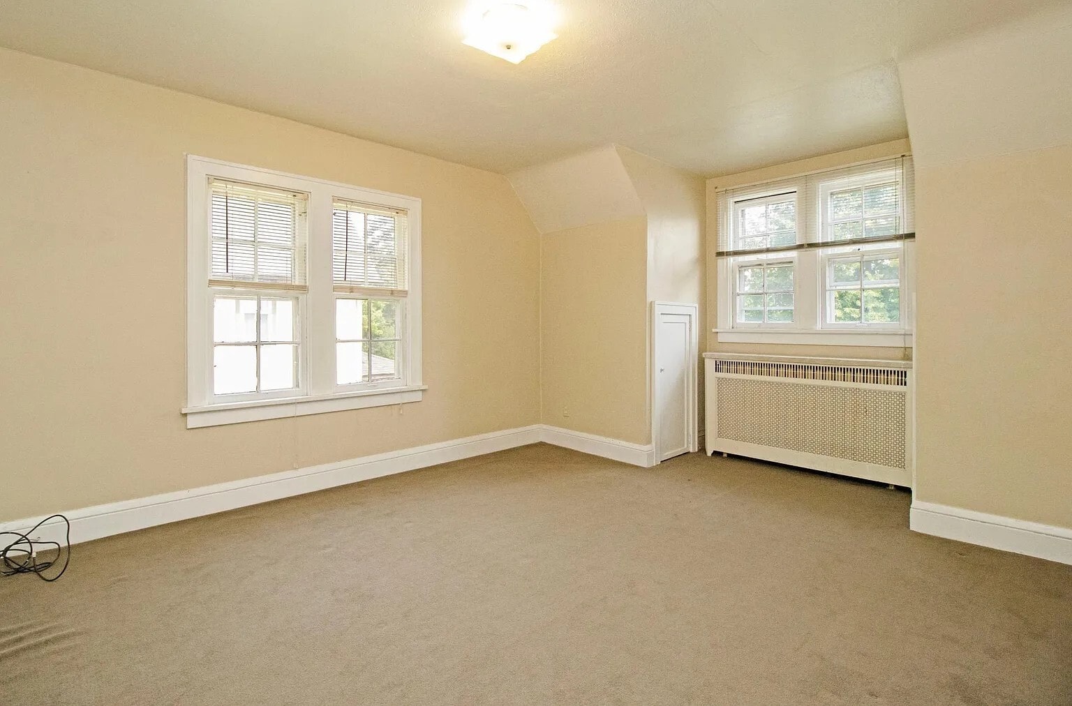 Building Photo - 815 5th Ave S