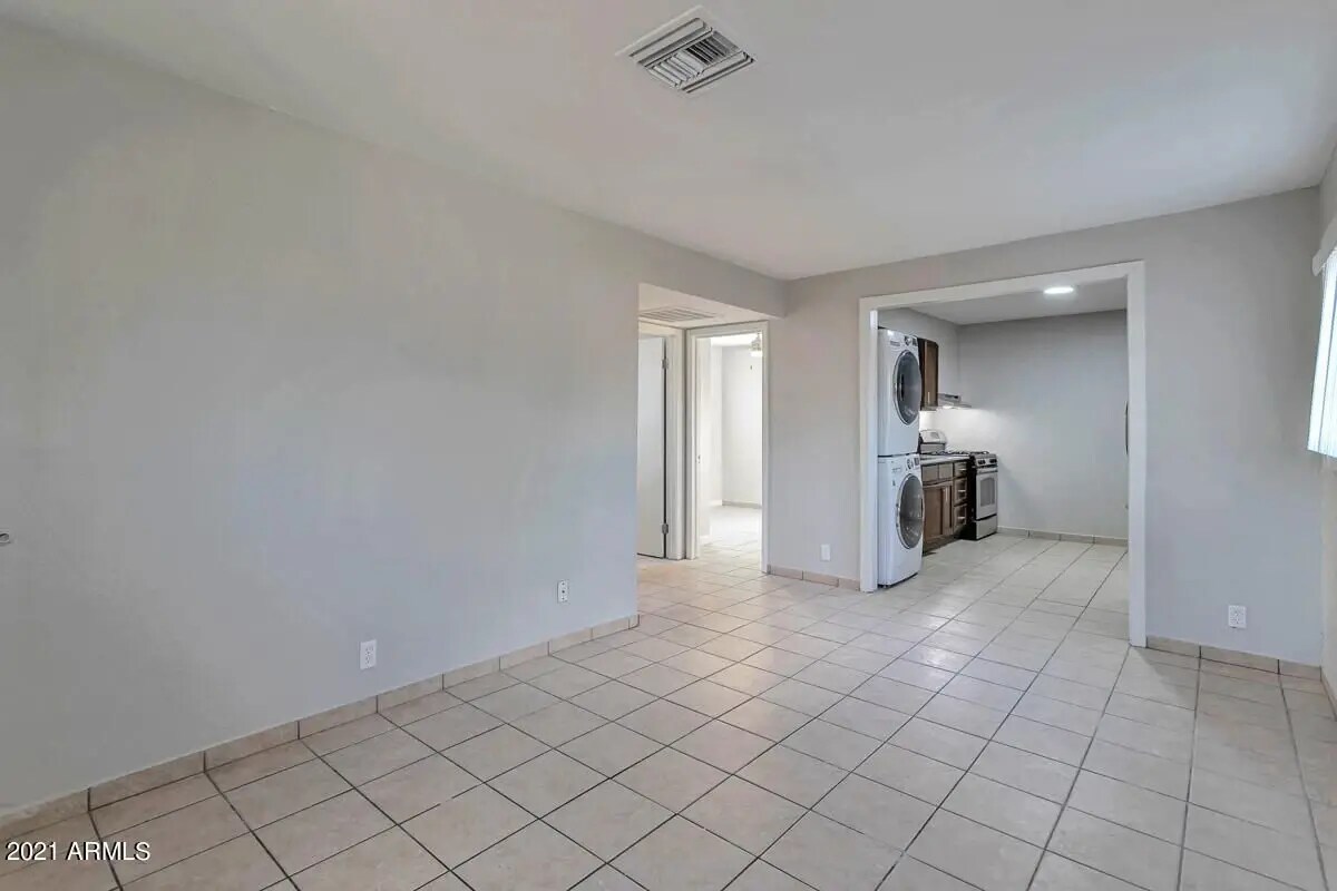 Building Photo - 5206 W Ocotillo Rd