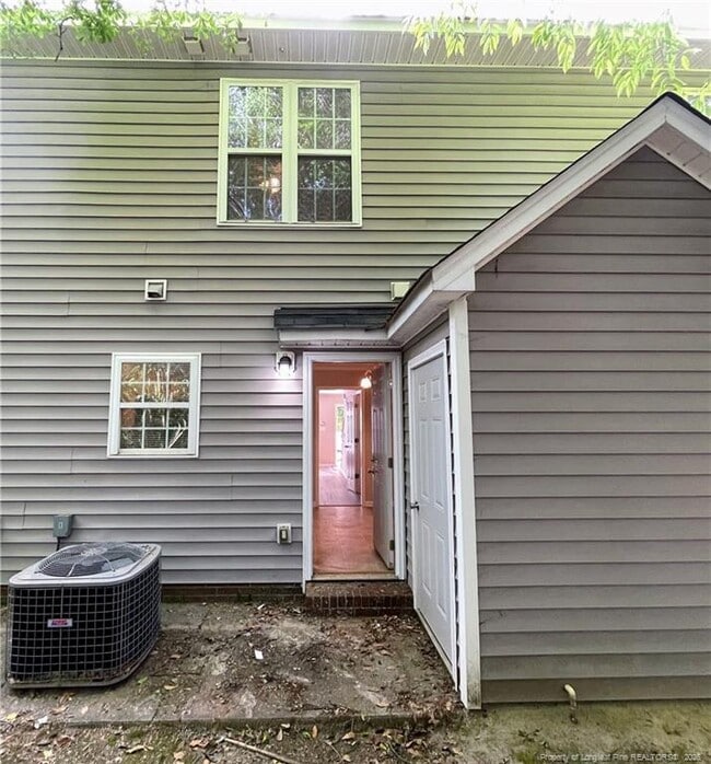 Building Photo - 3336 Kenmont Ln