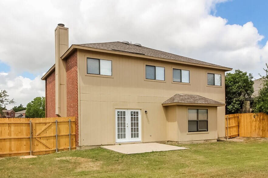 Building Photo - 453 Capricorn St