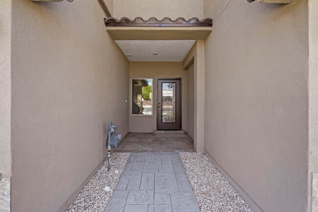 Building Photo - 6315 Escondido Dr