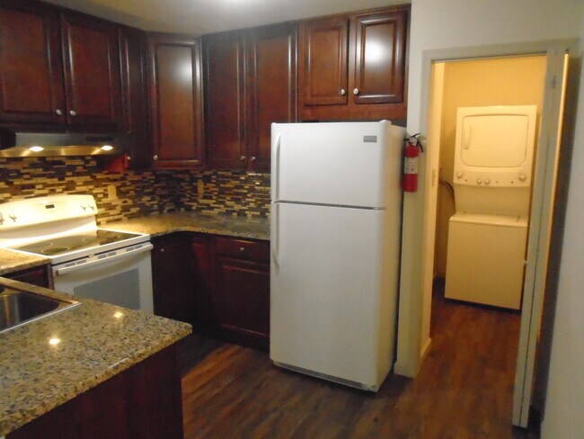 Building Photo - 3405 Sullivan Trl