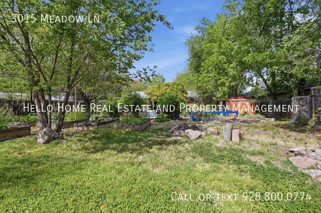 Building Photo - 3015 Meadow Ln