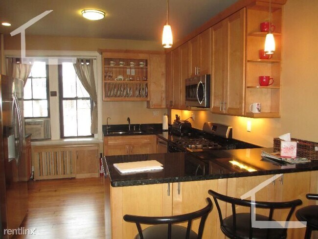 Building Photo - 3 br, 2 bath Condo - 1169 Commonwealth Ave...
