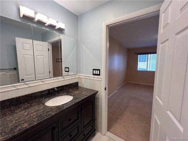 Building Photo - 475 Country Club Ln