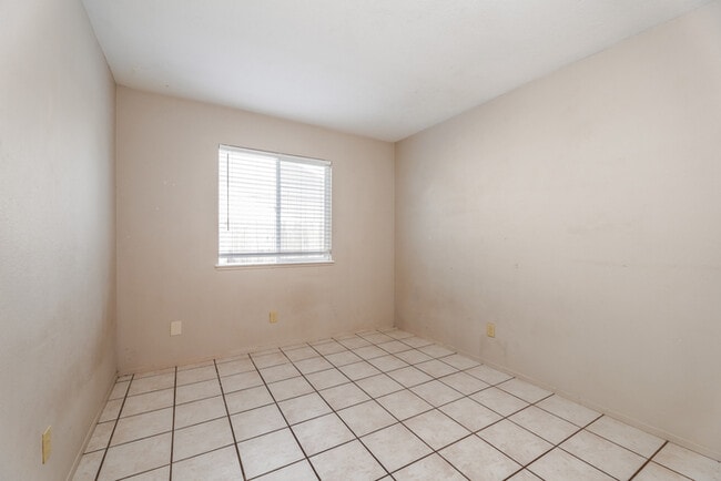 Building Photo - 7654 Zephyr Hills Way