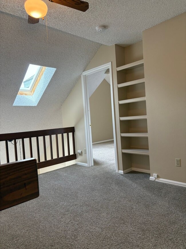 Building Photo - MOVE IN SPECIAL: $500 off your 1st month! ...