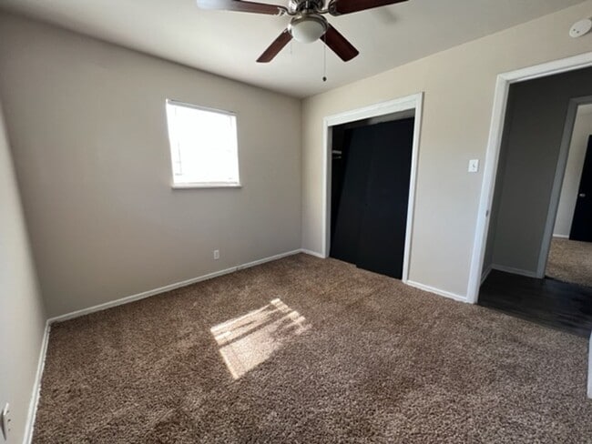 Building Photo - 2333 Marsalis Dr