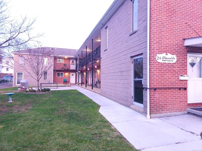 Building Photo - 24 Glenwood Ave