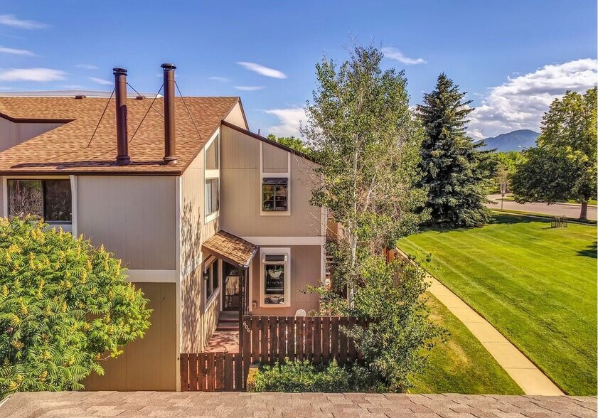 Building Photo - 606 Tantra Dr