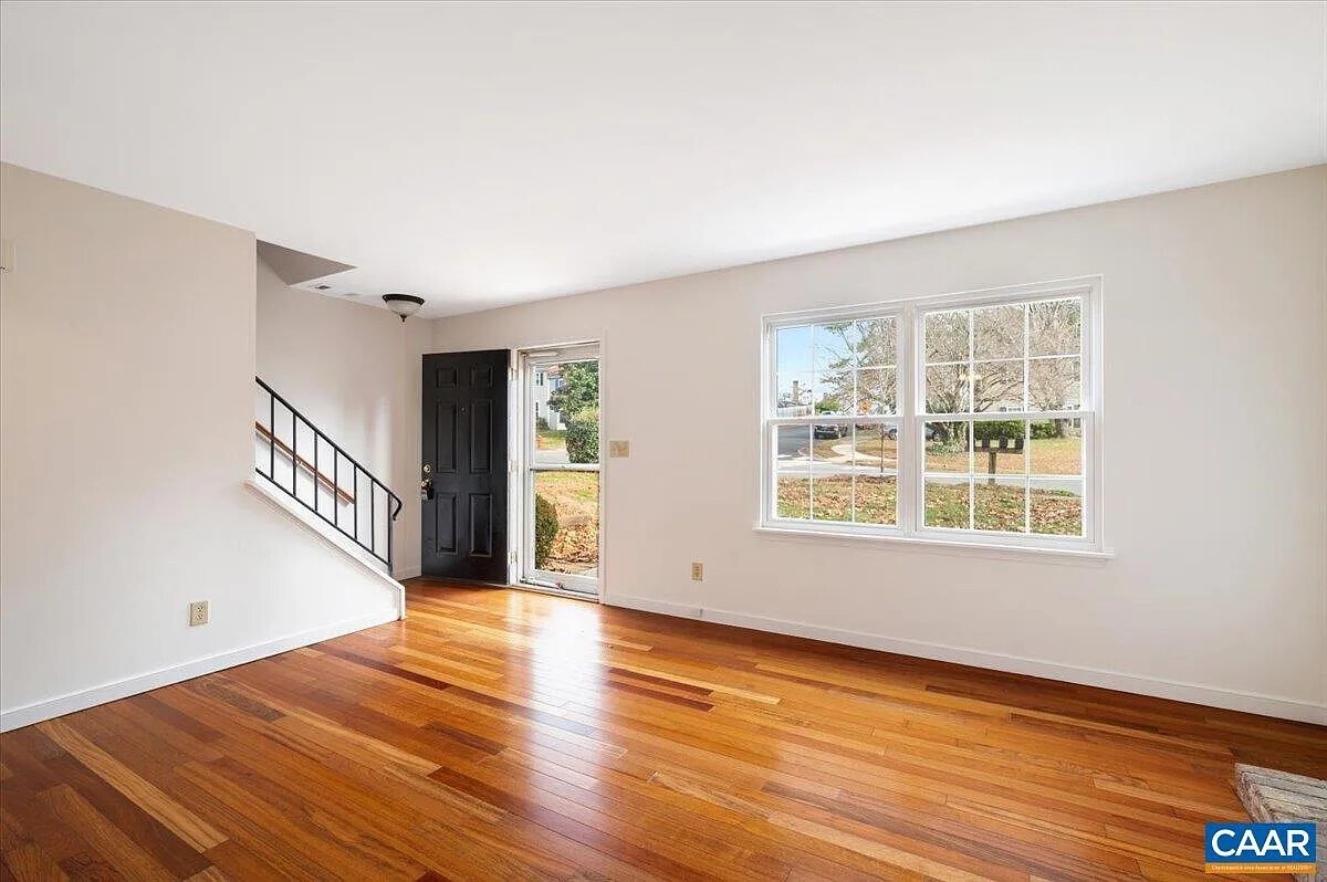 Building Photo - 803 Orangedale Ave