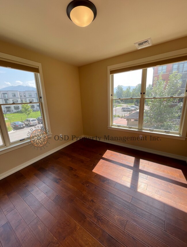 Building Photo - Polleys Square Luxury Condo For Rent