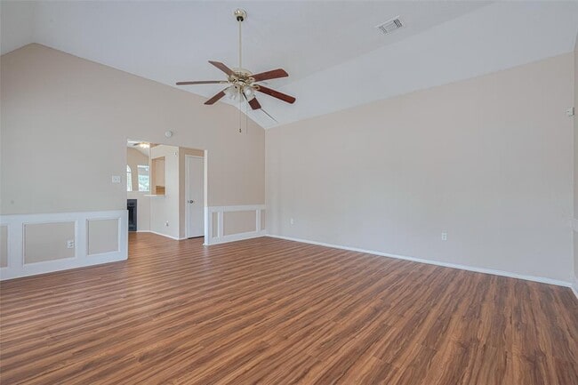 Building Photo - 15827 Beechnut St