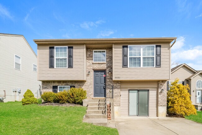 Building Photo - 1530 Singh St