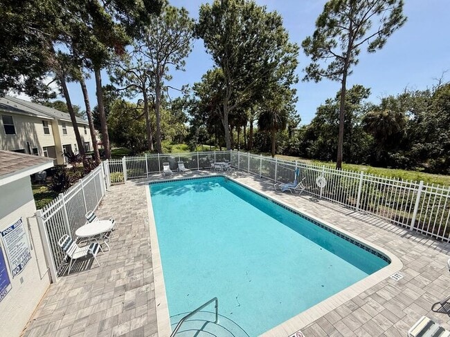 Building Photo - 13706 Forest Lake Dr