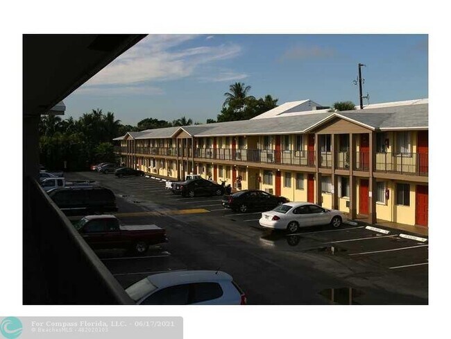 Building Photo - 1818 E Oakland Park Blvd