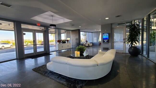Building Photo - 2 Bedroom Condo located in Park House.