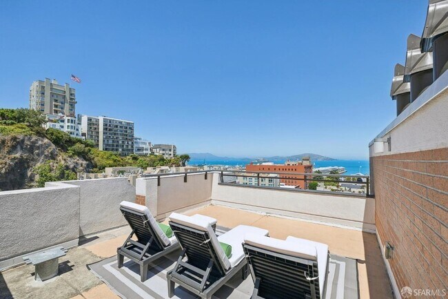 Building Photo - 101 Lombard St