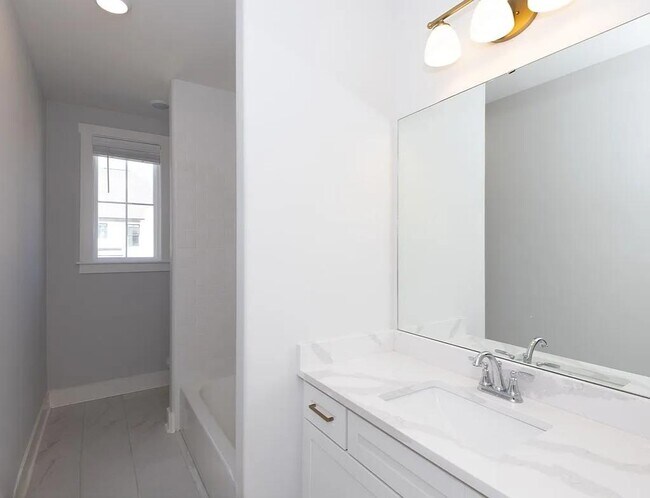 Building Photo - 2023 Rosemary Street