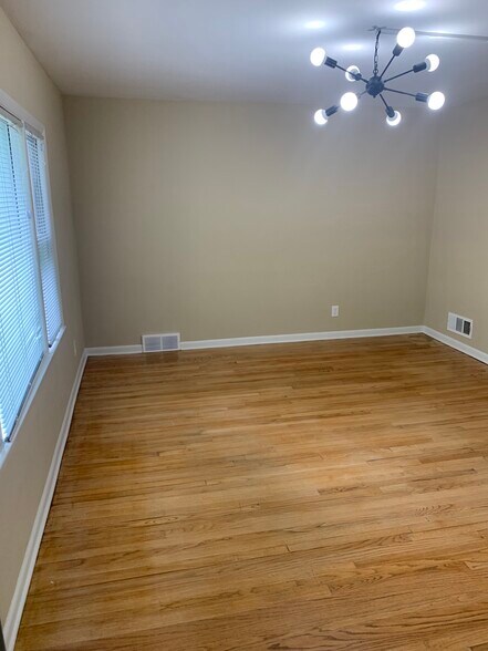 Living Room - 1662 N Cass St