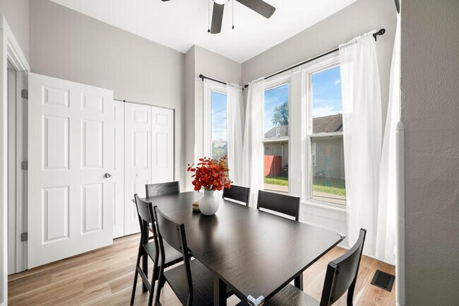 Building Photo - 639 Maple St