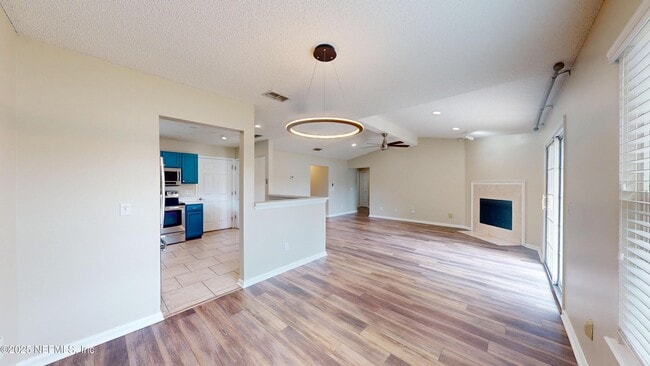 Building Photo - 4578 Blue Stream Ln N