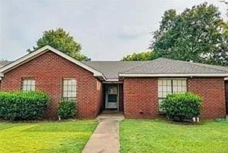 Building Photo - 962 Peachtree St