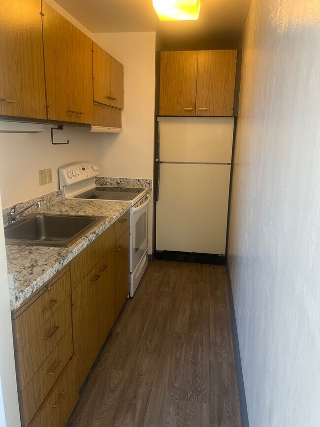 Building Photo - Downtown Reno studio available Arlington Towers