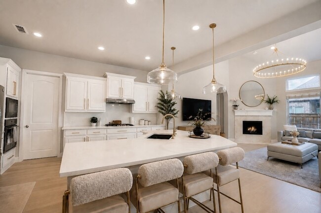 Building Photo - 6213 Mickelson Way