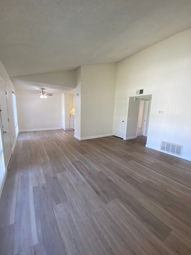 Primary Photo - Newly Remodeled 2 Bedroom 1 1/2 Bath Upsta...