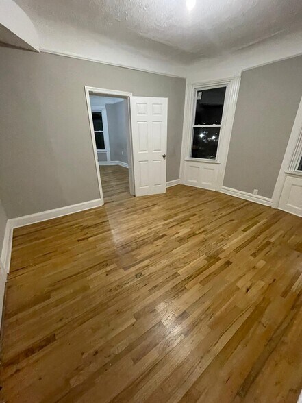 Building Photo - 329 Elizabeth Ave