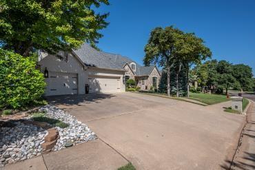 Building Photo - 1017 Gulmor Rd