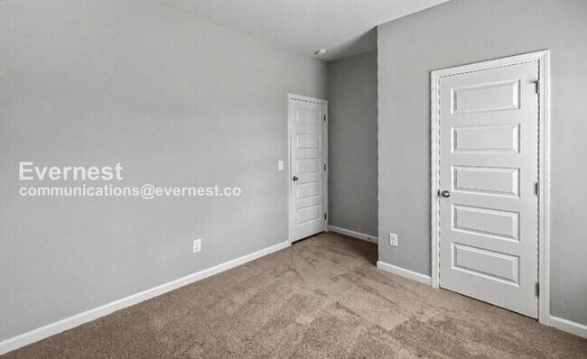 Building Photo - Limited Time Special Offer / 3 Bed, 2 Bath Home with Garage / Pet-Friendly / Vouchers Accepted / ...