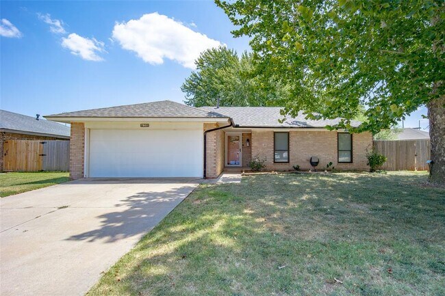 Building Photo - 630 S Heights Dr